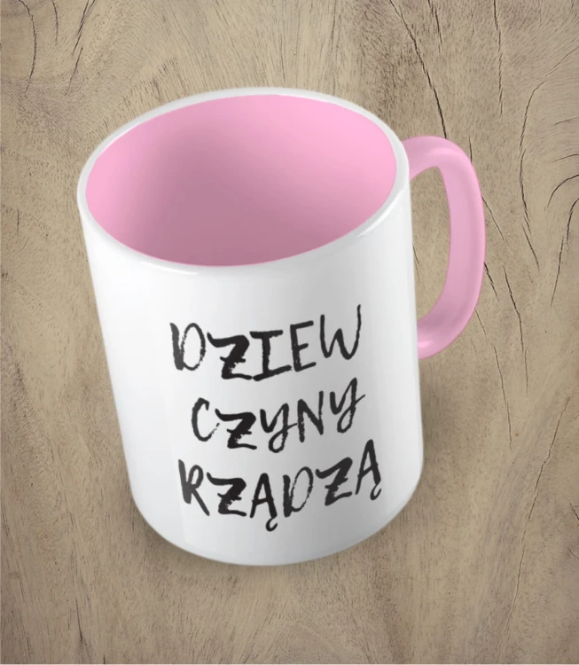 Różowy kubek dziewczyny rządzą